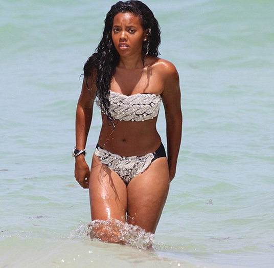 angela-simmons-de-retour-sur-la-plage-miami