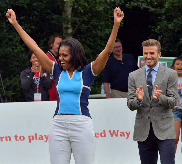 Michelle Obama joue au football avec David Beckham et rencontre la reine avant la cérémonie d’ouverture