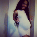 La chanteuse Tiffany Evans expose son ventre bien rond de femme enceinte