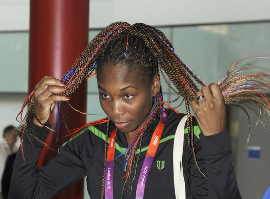 venus-williams-blue-white-red-braids-londres-2012