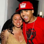 La mère de Chris Brown sous-entend que qu’il y a des mensonges autour de ce qu’affirme Rihanna