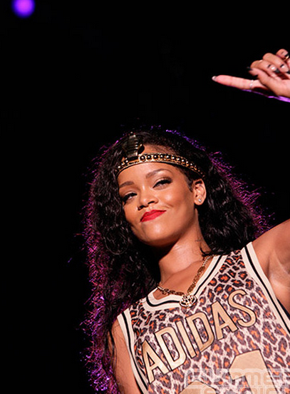 Rihanna a fait un concert à Tokyo, prochaine étape VMA de MTV!