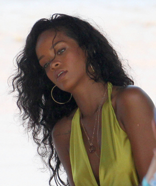 rihanna-photoshoot-barbados