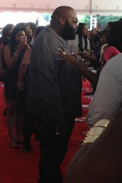 Coups de feu! Rick Ross et Young Jeezy s’écharpent aux BET Hip Hop Awards