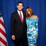 Stacey Dash pose avec Paul Ryan le prochain vice-président de Mitt Romney en cas de victoire