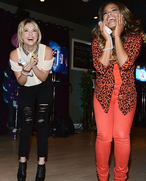 Christina Milian et Ashley Benson s’éclatent à “Launch Of Just Dance 4”