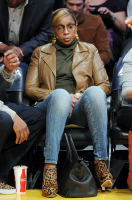Mary J. Blige fait une sieste au match des Lakers