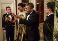 Barack et Michelle Obama accueillent leurs invités au Kennedy Center