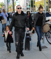 Jennifer Lopez, Casper et les enfants font du shopping à Beverly Hills