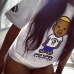 Karrueche Tran pose dans le T-Shirt de Chris Brown