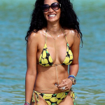 Kimora Lee fait sa belle à la plage à St Barth