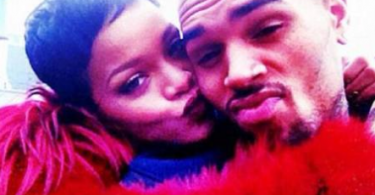 rihanna-et-chris-brown-kiss