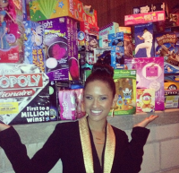 Rocsi Diaz a organisé une collecte de jouets de vacances à Los Angeles