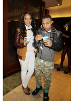 Angela Simmons se fait masser avec Bow Wow