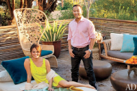 Chrissy Teigen et John Legend présentent leur nouveau bijou à leurs fans!