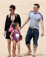 Halle Berry,Olivier Martinez et Nahla s’amusaient sur une plage de Hawaii