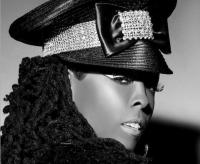 Khia – Nouvelle chanson “Half On A Room”