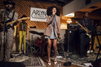 Solange Knowles était en conert dans les studios Arlyn