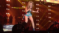 Beyonce chante son nouveau tube “Grown Woman” à Paris