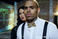 Chris Brown dévoile les coulisses du tournage de “Fine China”
