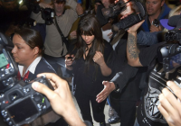 Kim Kardashian adore se faire matraquer par les paparazzi