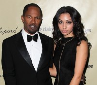 Jamie Foxx prépare “Dad, Stop Embarrassing Me”