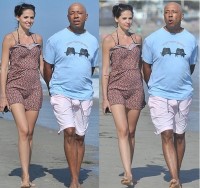 Russell Simmons prend du bon temps avec sa petite amie à Malibu