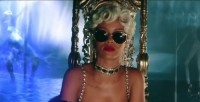 Rihanna dévoile le clip vidéo Pour It Up