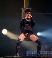 Rihanna poursuit sa tournée Diamonds en Afrique Du Sud