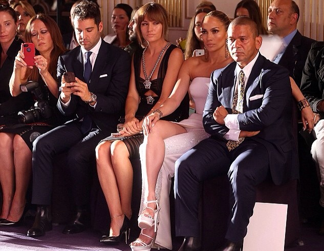 Jennifer Lopez en mode Versace