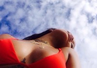 Rihanna fait sa belle à Barbados en bikini