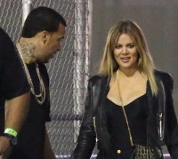 Khloe Kardashian et Kylie Jenner assistent au concert de Chris Brown avec French Montana