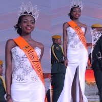 Miss Zimbabwe déchue pour avoir posé nue