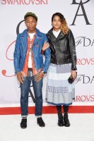 Pharrell Williams devient l’icône de la mode aux CFDA Fashion Awards 2015