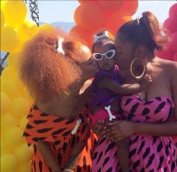 Rihanna en mode Flintstone pour l’anniversaire de Majesty