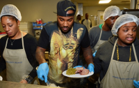 Jeezy organise un repas de Thanksgiving