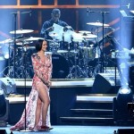 Rihanna pays tribute to Lionel Richie