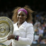 Serena Williams remporte un cinquième titre à Wimbledon et rejoint sa soeur Venus Williams