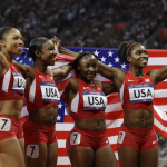 L’équipe américaine d’athlétisme réussit haut les mains et écrasent le record olympique au relais 4 x 100 m