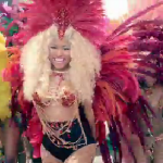 Nicki Minaj tourne une vidéo pour son tube “Pound The Alarm”