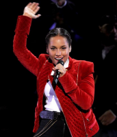 Alicia Keys a mis le feu aux People Choice Awards