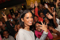 Rocsi Diaz oeuvre pour la scolarisation des enfants