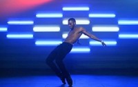 Jason Derulo présente son nouveau clip vidéo “The Other Side”