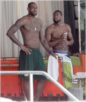 LeBron James et Dwayne Wade passent du bon temps à la plage de Miami