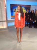 Rihanna jubile après sa victoire aux grammy Awards sur le plateau de Good Morning America