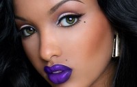 Lola Monroe dévoile son nouveau clip vidéo Band Up