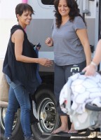 Halle Berry sur le plateau de tournage avec son fils