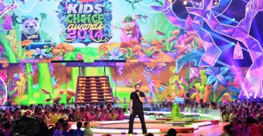 Mark-Wahlberg-kids-choice-awards-2014