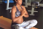 Kelly-Rowland-enceinte-yoga