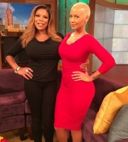 Amber Rose toute sexy chez Wendy Williams